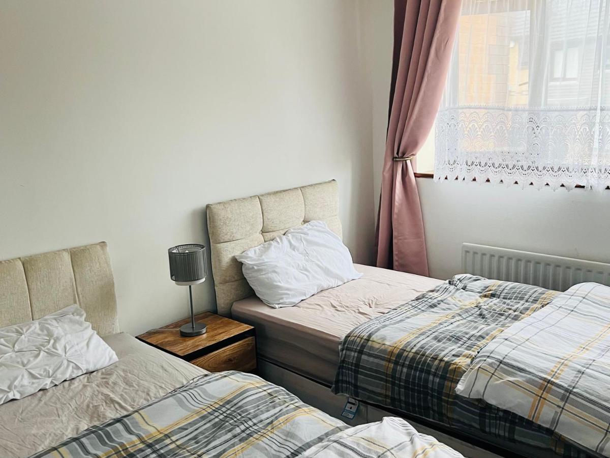 Clove, 3-4 Bed House With Garden, Free Parking, Sleeps 9 In Grays & Chafford Hundred Stifford מראה חיצוני תמונה