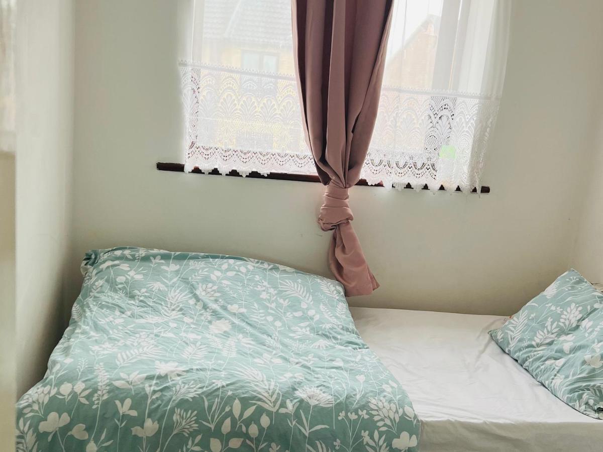 Clove, 3-4 Bed House With Garden, Free Parking, Sleeps 9 In Grays & Chafford Hundred Stifford מראה חיצוני תמונה