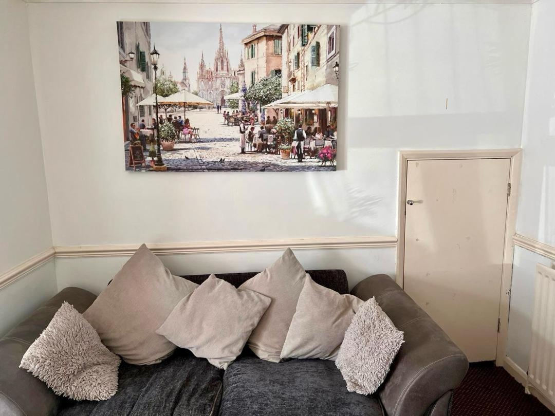 Clove, 3-4 Bed House With Garden, Free Parking, Sleeps 9 In Grays & Chafford Hundred Stifford מראה חיצוני תמונה