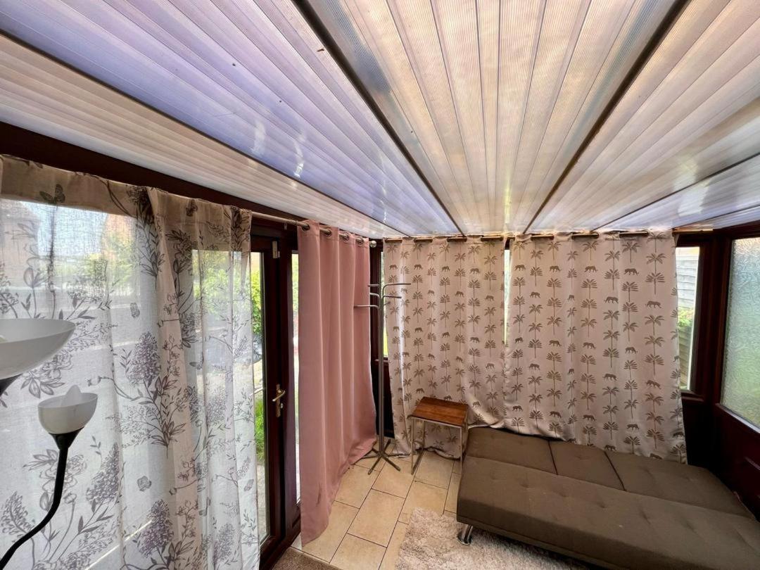 Clove, 3-4 Bed House With Garden, Free Parking, Sleeps 9 In Grays & Chafford Hundred Stifford מראה חיצוני תמונה