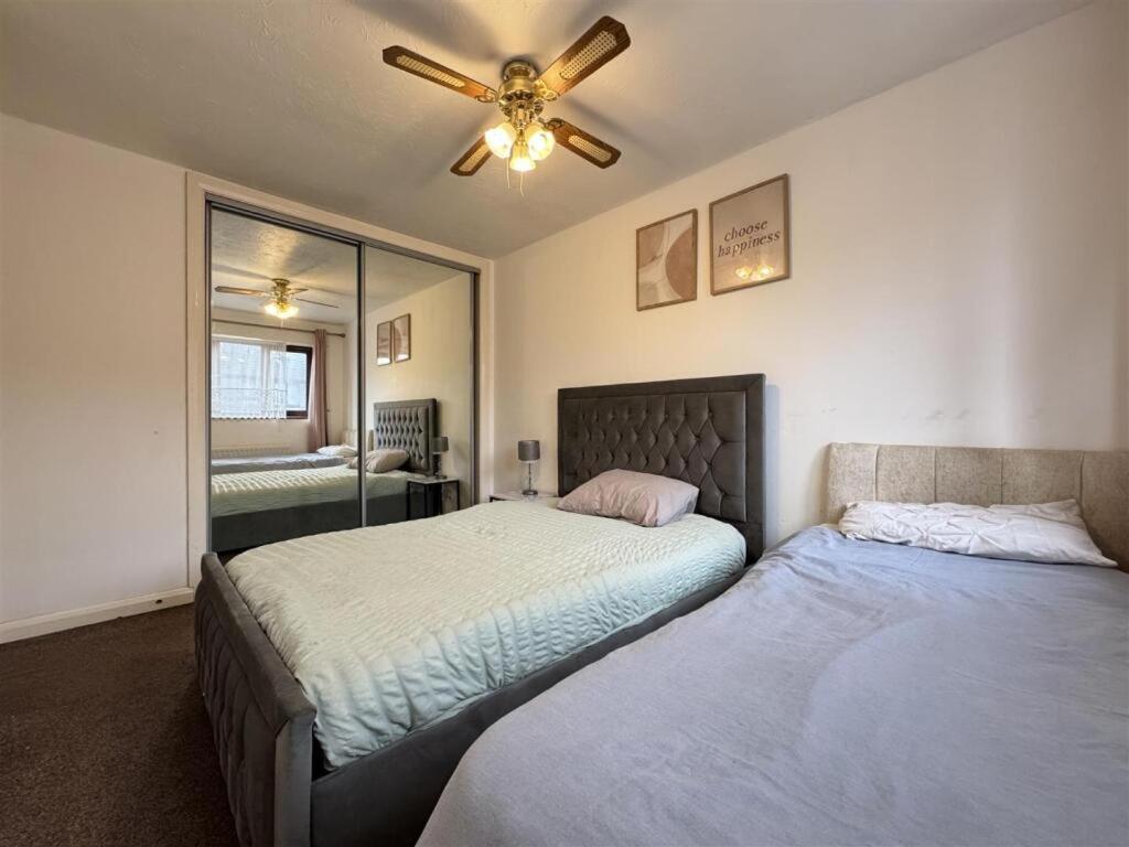 Clove, 3-4 Bed House With Garden, Free Parking, Sleeps 9 In Grays & Chafford Hundred Stifford מראה חיצוני תמונה