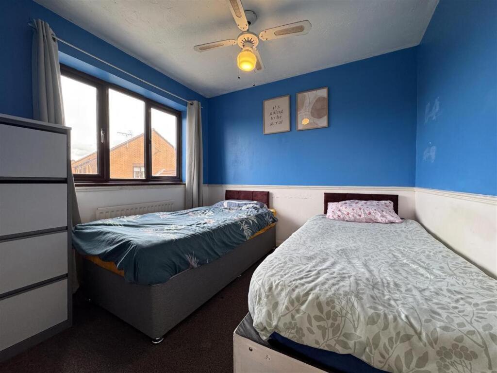 Clove, 3-4 Bed House With Garden, Free Parking, Sleeps 9 In Grays & Chafford Hundred Stifford מראה חיצוני תמונה